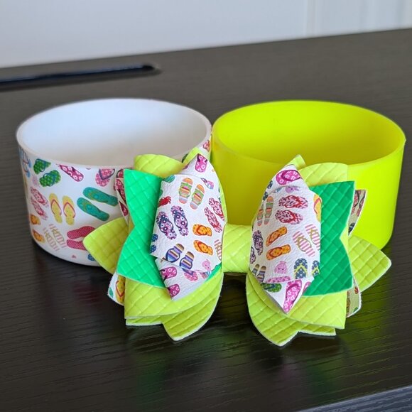 NWT Stanley 40oz Neon Yellow Tumbler w/ Matching Flip-Flops Bow & Boot - Picture 9 of 9